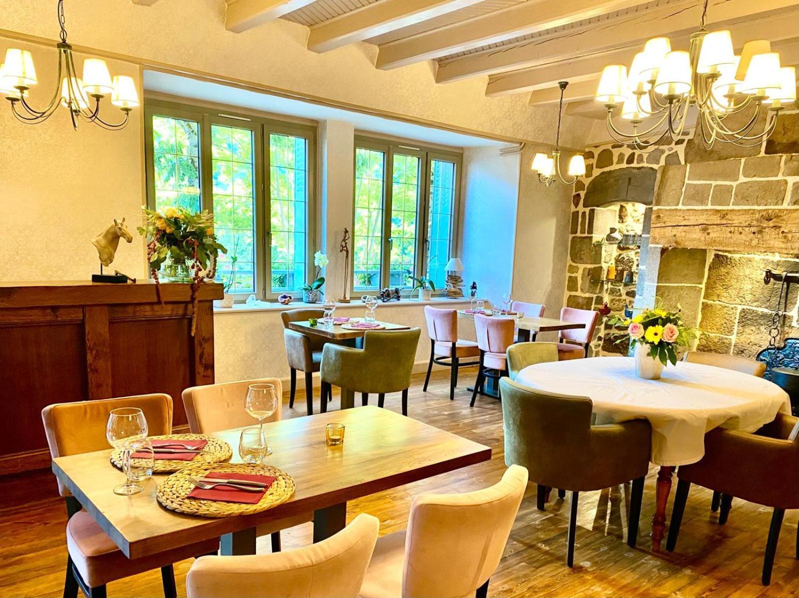 Hotel Restaurant Du Plomb Du Cantal Murat  Exterior foto